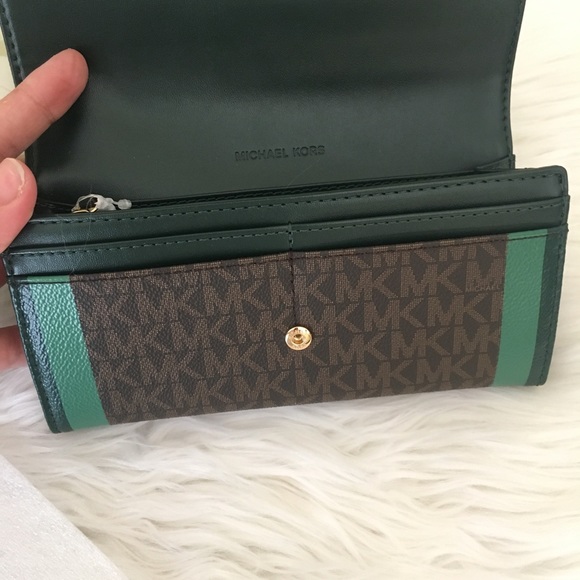 New Michael Kors Large Montgomery wallet - Picture 4 of 6